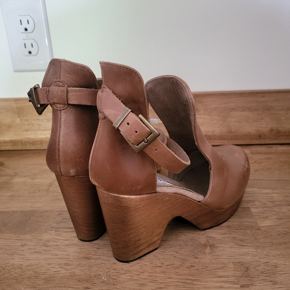 Brand new with tags - Free People Cedar Clog size 6 - Picture 12 of 14